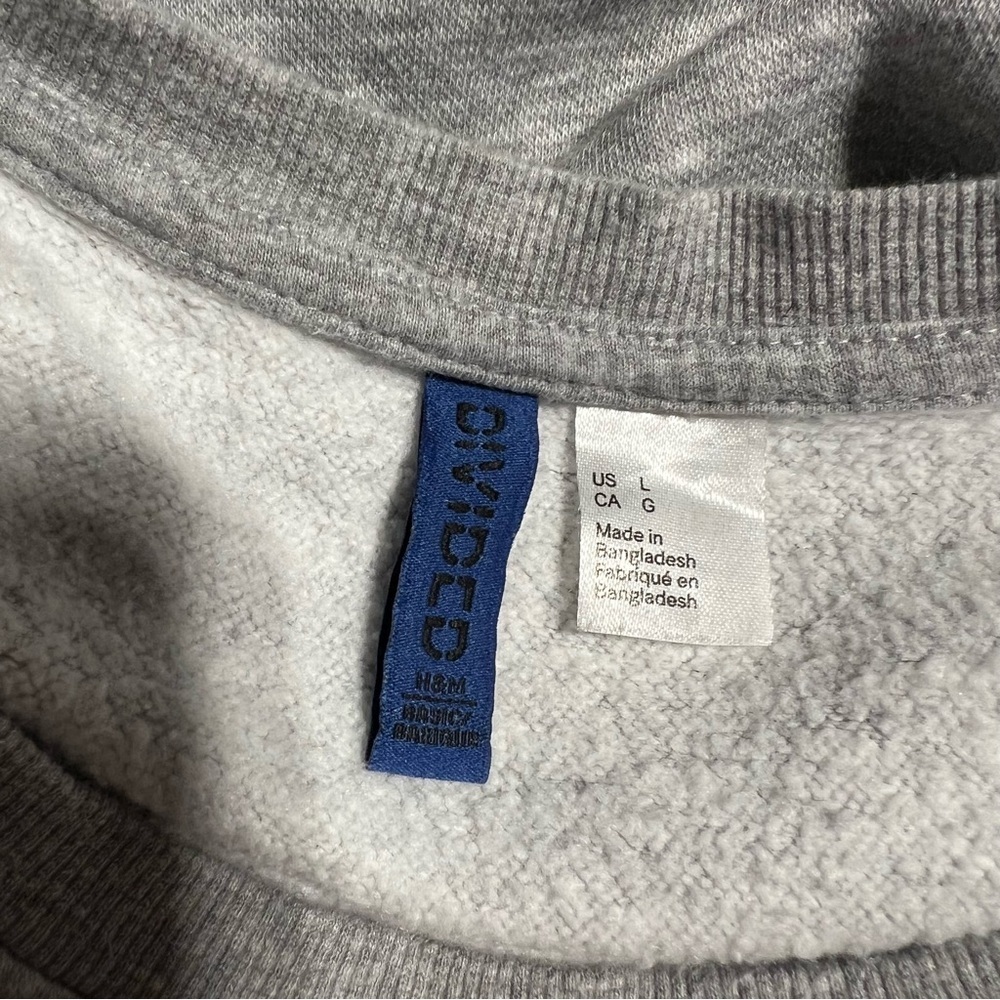 H&M L Oversized Minimalist Crew‎ Neck Sweatshirt - Picture 2 of 4
